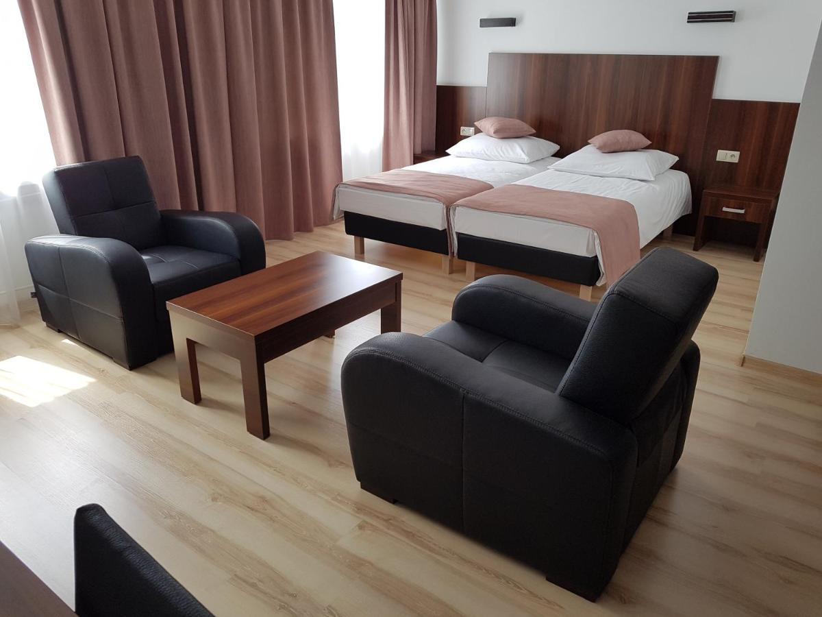 Pod Kominem Pokoje I Apartamenty Brzezie  Exteriör bild